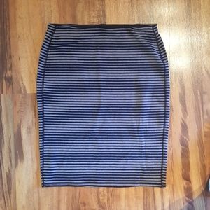 Old Navy black/grey striped stretch pencil skirt